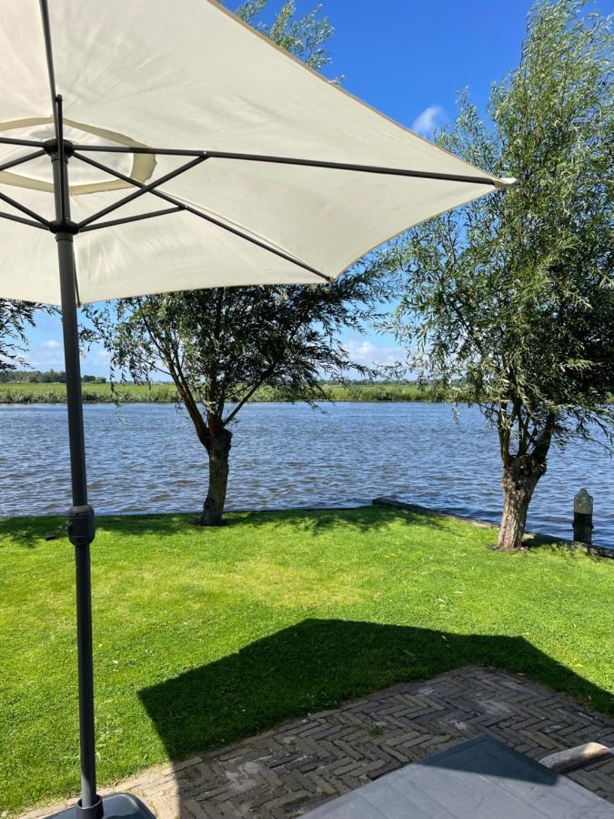 Mooi Vakantiehuis Prachtig Gelegen Aan Het Water Rijpwetering 外观 照片
